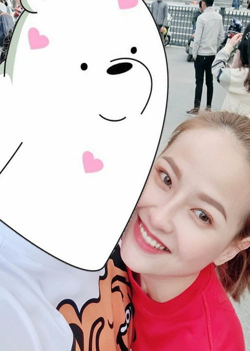 Bạn trai của Khánh Ngân không lộ diện. Trên trang cá nhân, nàng hoa hậu từng vài lần chia sẻ ảnh người yêu giấu mặt. Ảnh: Instagram