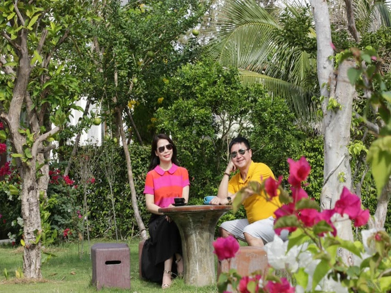 Cặp đôi thường xuyên đi du lịch.