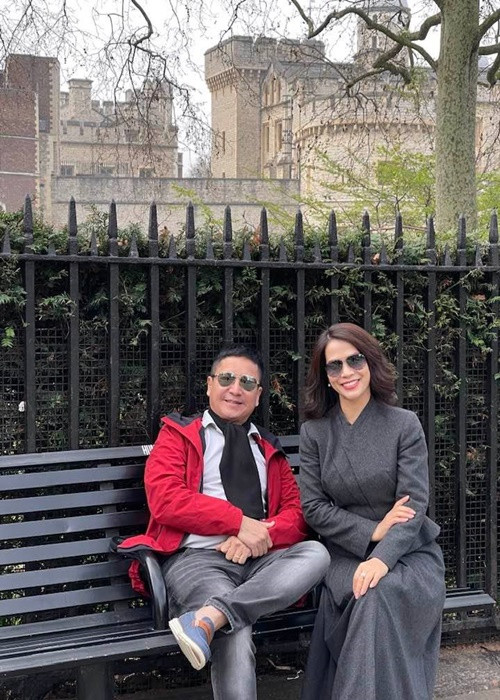 Chí Trung liên tục đăng ảnh tình tứ cùng Ý Lan trên trang cá nhân.