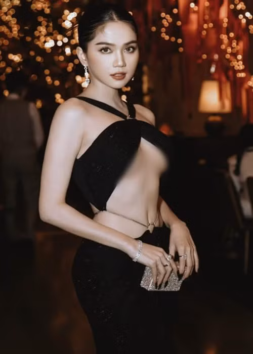 Sau những mối tình ồn ào với đại gia, Ngọc Trinh trở nên kín tiếng hơn về chuyện tình cảm.