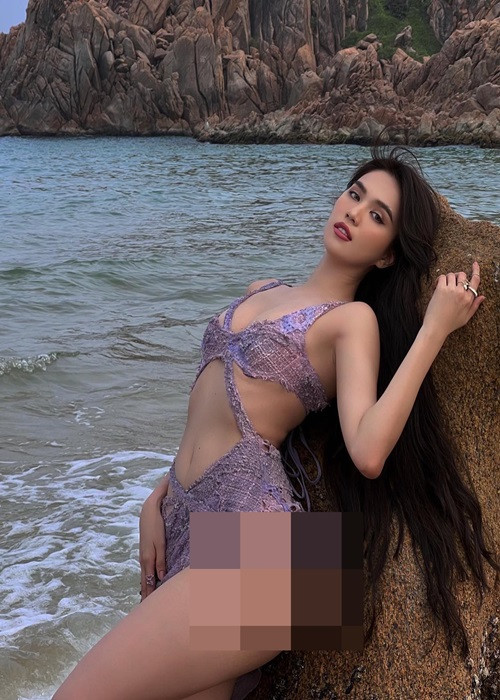 Ngọc Trinh chẳng ngại ngần chọn trang phục kiệm vải ít ai dám mặc.