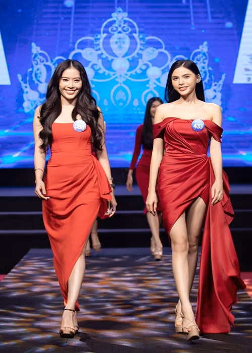 Nam Em hiện tại còn tạm thời dẫn đầu bình chọn Người đẹp truyền thông. Theo sau Nam Em là Trần Phương Nhi, Phạm Thị Ngọc Vy, Nguyễn Thị Thu Hằng và Bùi Khánh Linh. Ảnh: Fanpage Miss World Vietnam