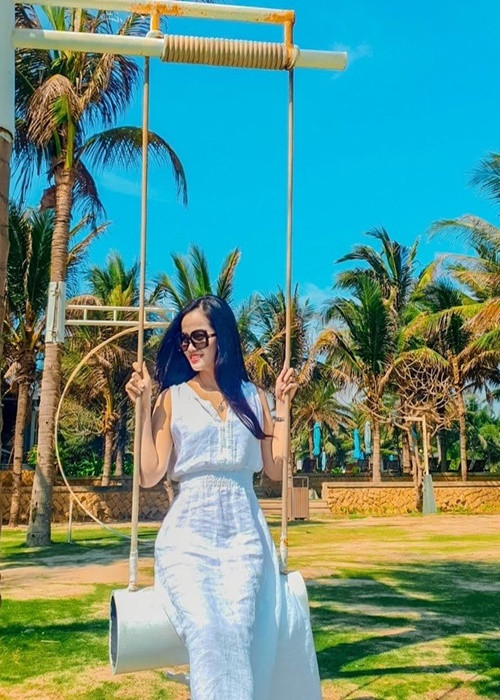 Có hai con, bước sang tuổi 42, Thu Hà vẫn trẻ trung. Ảnh: FBNV