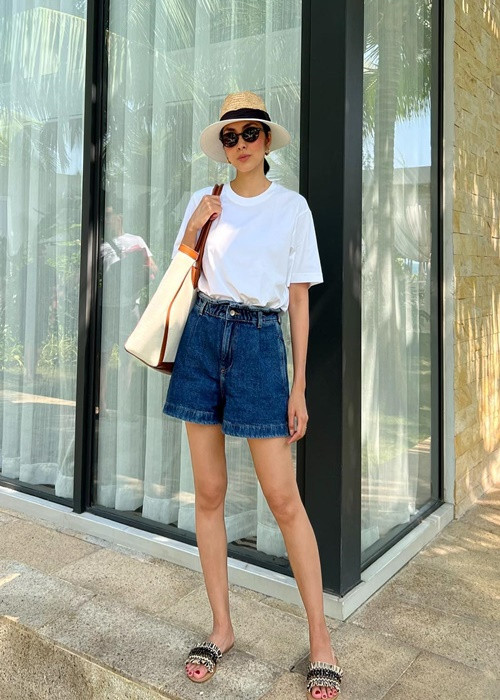 Trên trang cá nhân Instagram, Tăng Thanh Hà vừa đăng tải hình ảnh của bản thân kèm dòng trạng thái dường như "thả thính" ông xã Louis Nguyễn.