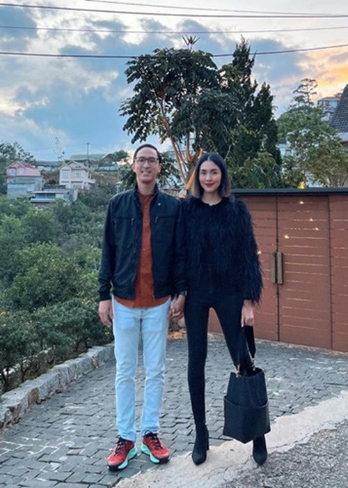 Vợ chồng nàng "ngọc nữ" luôn cố gắng dành thời gian hẹn hò riêng dù đã có 3 con.