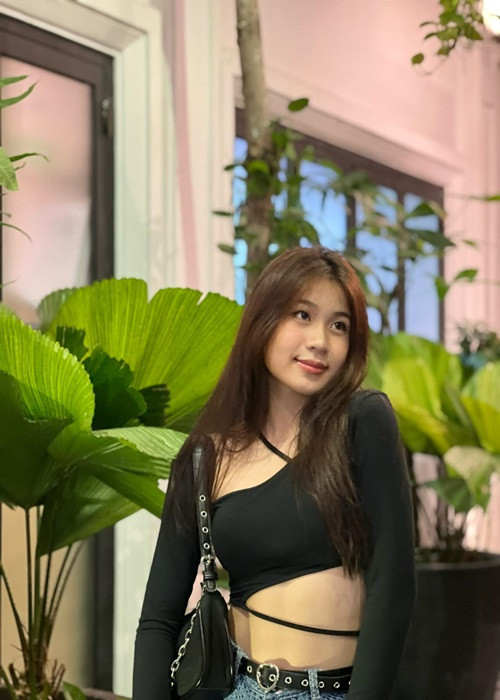 Lưu Thiên Hương muốn giữ bí mật thời gian con gái chính thức tham gia hoạt động nghệ thuật.