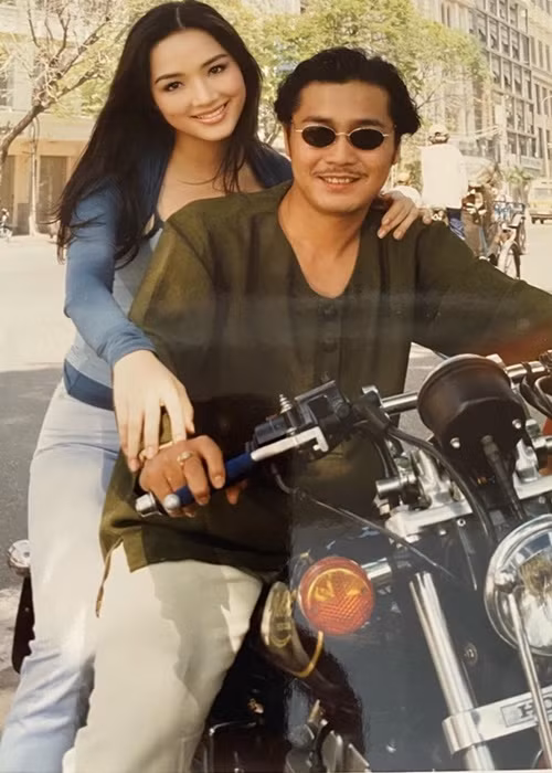 Lý Hùng từng chia sẻ về bạn diễn ăn ý: "Giáng My có một vẻ đẹp riêng, rất quý phái và sang trọng, không lẫn với người nào hết. Cô ấy hợp với những vai hoàng hậu, công chúa, đi lại nhẹ nhàng thanh cảnh chứ không hợp với những người đàn bà vất vả lam lũ". Ảnh: Vietnamnet