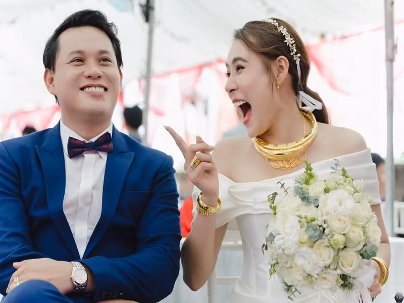 Ông xã của Hồ Bích Trâm là doanh nhân. Anh hơn nữ diễn viên 7 tuổi. Ảnh: FBNV