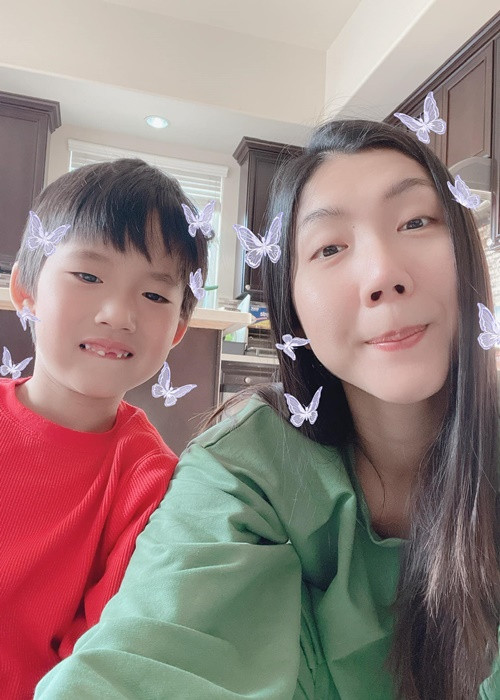 Con trai của Ngọc Quyên hiện tại hơn 6 tuổi. Cậu nhóc thay phiên ở với bố mẹ mỗi người 1 tuần. Ảnh: FBNV