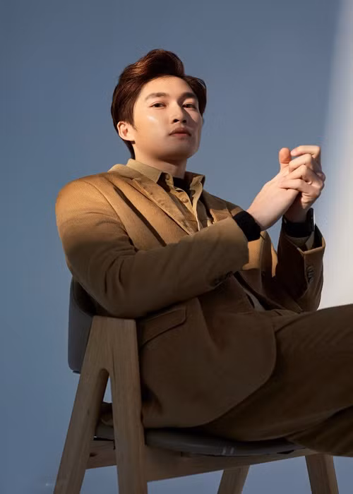 Nam diễn viên phim "Thương ngày nắng về" ngày càng điển trai.