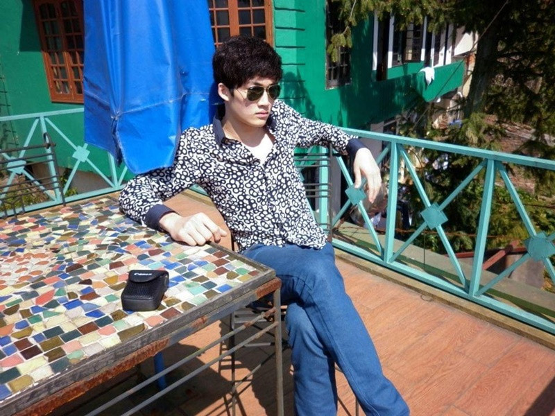 Đình Tú chia sẻ nick Yahoo cùng loạt ảnh thời "trẻ trâu".