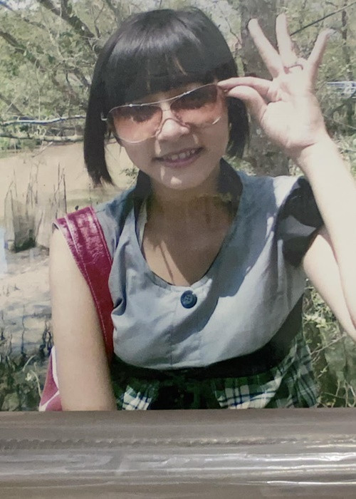 Hoa hậu Đại dương Đặng Thu Thảo cũng "đu trend". Ngày Yahoo thịnh hành, cô để tóc mái bằng.