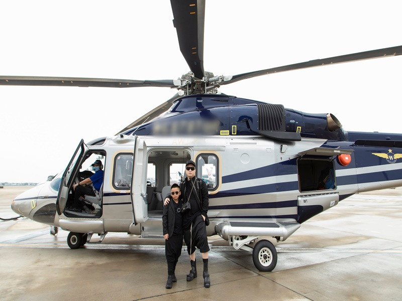 Đây là lần đầu tiên Đỗ Mạnh Cường cùng doanh nhân Huy Cận và bé Nhím được đi trực thăng trong nước.