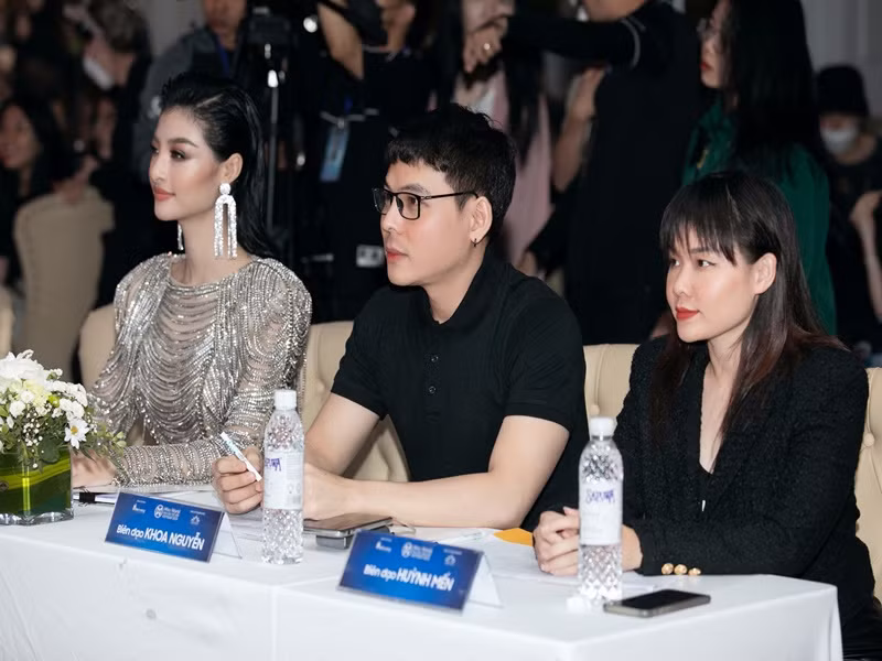 Dàn giám khảo vòng sơ khảo Người đẹp Tài năng gồm Chủ tịch Miss World Vietnam Phạm Kim Dung, Tổng đạo diễn Hoàng Nhật Nam, Á hậu Kiều Loan, biên đạo Huỳnh Mến, biên đạo Khoa Nguyễn.