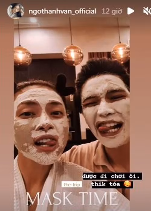 Mới đây, cặp đôi gây chú ý khi đăng tải hình ảnh đi du lịch sau tuyên bố đính hôn.