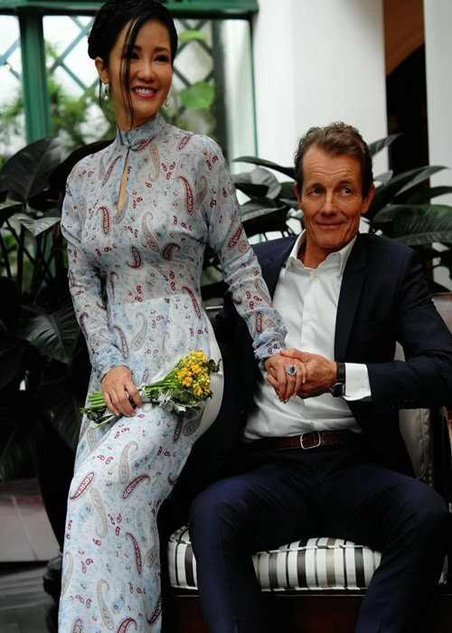 Chồng cũ Hồng Nhung đã tái hôn với nữ doanh nhân Thiri Thant Mon còn Hồng Nhung đang hạnh phúc bên kiến trúc sư người Đức Gerhard Heusch. Ảnh: FBNV