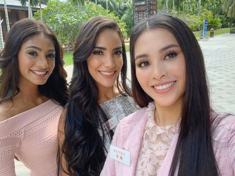 Một thời gian sau khi đăng quang, người đẹp đến từ Quảng Nam tham gia cuộc thi Hoa hậu Thế giới.