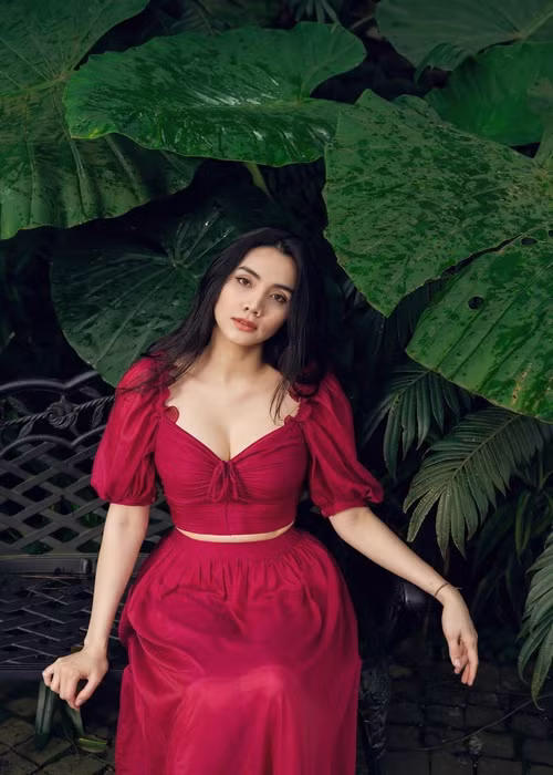 Tiet che mac tao bao, “gai 2 con” Trang Nhung van 