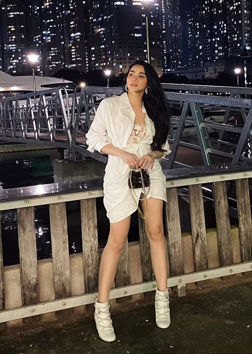 Sau khi lấy chồng, Trang Nhung không đóng phim mà tập trung thiết kế thời trang.