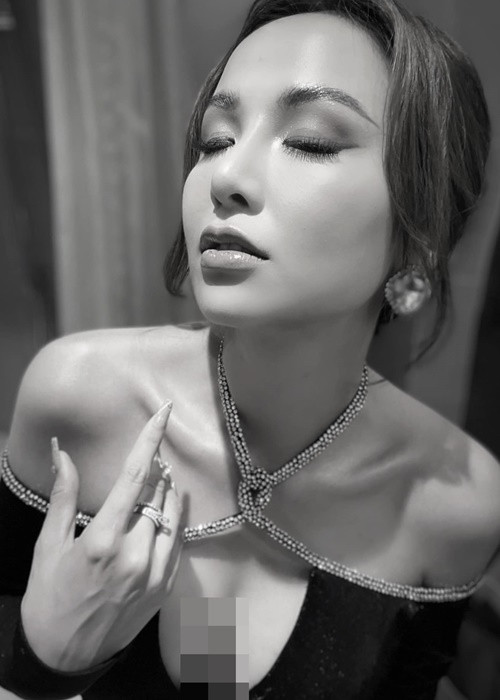 Quang Huy không xuất hiện bên Diễm Hương. Người đẹp cũng không nhắc đến chồng trên mạng xã hội như trước. Thậm chí, Diễm Hương úp mở đã có người mới.