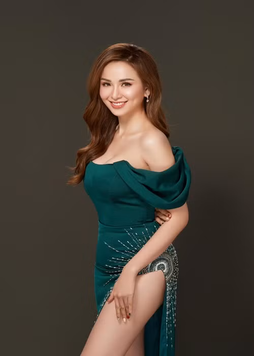 Người đẹp sinh năm 1990 hiện tại tập trung nuôi con trai, hoạt động nghệ thuật.