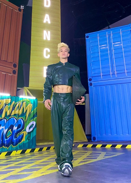 Trọng Hiếu hiện là một trong bốn đội trưởng của chương trình "Street Dance Việt Nam - Đây là nhảy đường phố" cùng Bảo Anh, Chi Pu, Kay Trần. Ảnh: FBNV