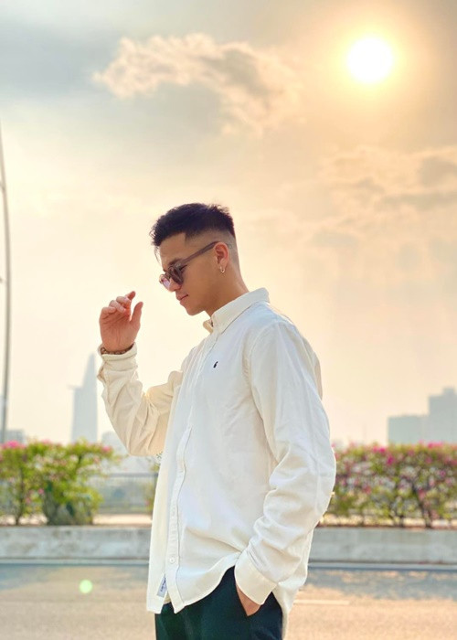 Trong cuộc phỏng vấn với Yeah1 hồi tháng 6/2021, Trọng Hiếu cho biết, anh sẽ không công bố khi có bạn gái. “Hiếu không thích bạn gái là “đích ngắm” của số đông. Có những điều mình chỉ giữ cho riêng mình biết và bạn gái của Hiếu nằm trong số đó”, anh nói. Ảnh: FBNV