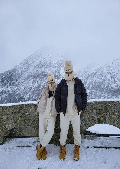 Nàng đả nữ và người yêu kém 11 tuổi bên nhau như hình với bóng. Ảnh: FBNV