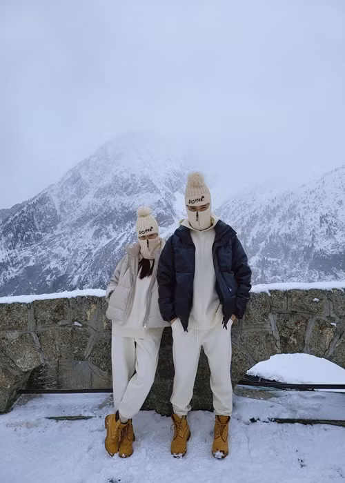 Nàng đả nữ và người yêu kém 11 tuổi bên nhau như hình với bóng. Ảnh: FBNV