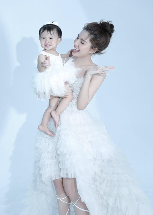 Thiên An luôn mong con gái đầu lòng vui vẻ, bình an. Ảnh: FB Thiên An