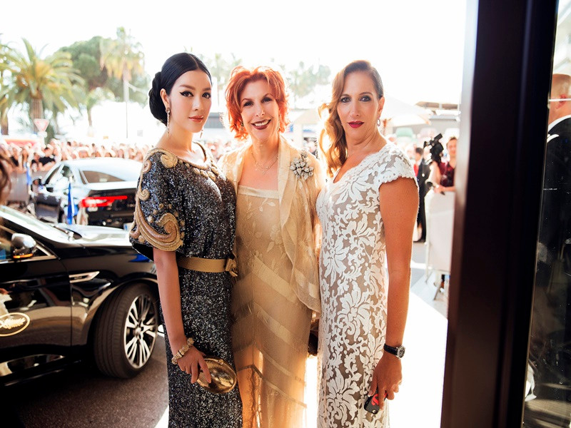 Lý Nhã Kỳ cũng tiết lộ đã từ chối dự Cannes 2021 dù ban tổ chức gửi thư mời trân trọng vì tình hình dịch bệnh trong nước chưa được kiểm soát và cuộc sống nhiều người bị ảnh hưởng.