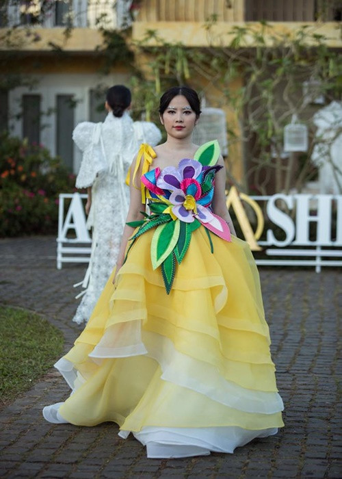 Khoảng thời gian tăng cân mất kiểm soát, Nam Em không ít lần tham gia trình diễn thời trang. Ảnh: Sức khỏe và đời sống