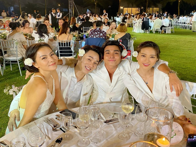 Jun Phạm là sao Việt đầu tiên công khai thiệp cưới của Ngô Thanh Vân.