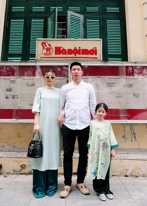 Được chồng ủng hộ trong công việc, Diễm Trang luôn cố gắng cân bằng để bảo vệ gia đình nhỏ của mình.