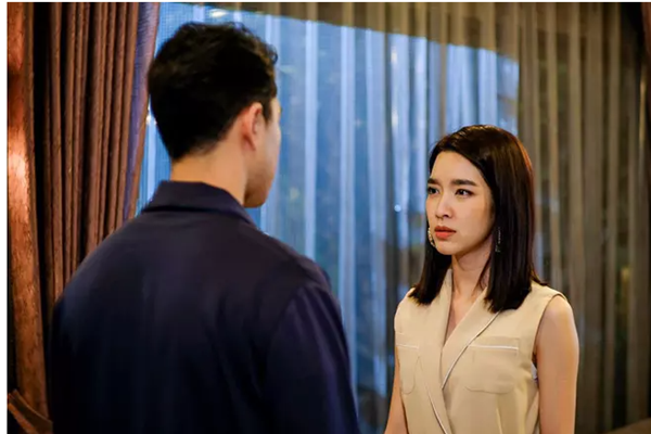 Truoc mat thu ky xinh dep, chong goi toi bang 'chuc danh' khong the ngo toi