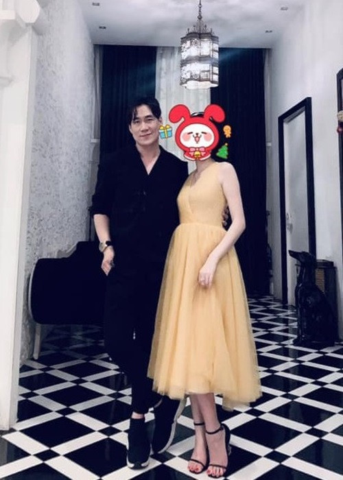 Ngày 24/12/2020, Khánh Phương gây bất ngờ công khai người yêu. Anh cho hay vì khá ngại trong việc chia sẻ chuyện cá nhân và lý do một phần là vài người bạn biết bạn gái nên hạn chế nói về tình yêu. Ảnh: FBNV