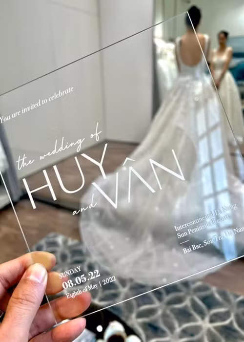 Thiep moi dam cuoi cua Ngo Thanh Van qua doc, loat sao nay co thua?