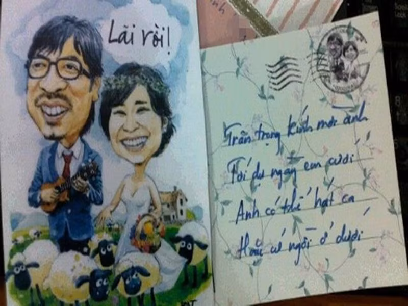 "Giáo sư" Xoay cho biết: "Như cả nhà đã biết, mình chuẩn bị đám cưới. Hôm nay thiếp mời đã được phát ra, ngay lập tức đã rất có lãi vì ai nhận được cũng rất vui. Họ cười tức là bọn mình lãi rồi. Xin gửi lên đây tới tất cả mọi người để mọi người cùng mừng cho bọn mình". Ảnh: An ninh thủ đô