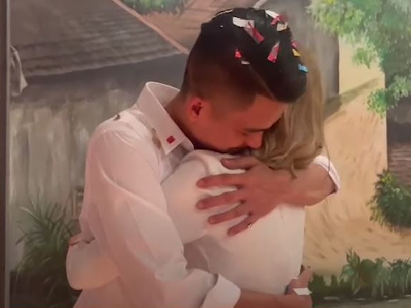 Sau 7 năm hẹn hò, đây là lần đầu tiên Mạc Văn Khoa mang đến điều thật sự bất ngờ cho Thảo Vy. Ảnh chụp màn hình