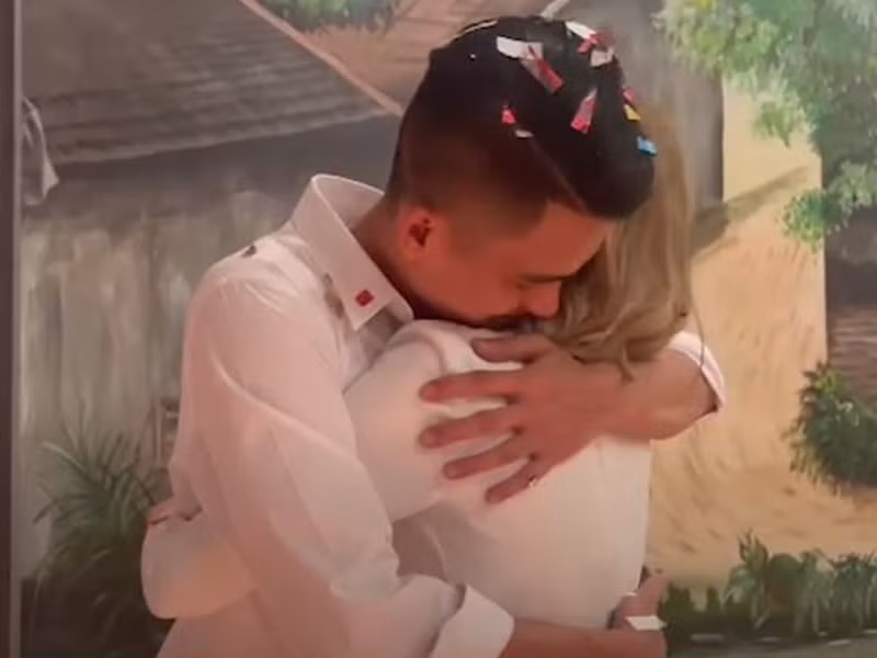 Sau 7 năm hẹn hò, đây là lần đầu tiên Mạc Văn Khoa mang đến điều thật sự bất ngờ cho Thảo Vy. Ảnh chụp màn hình