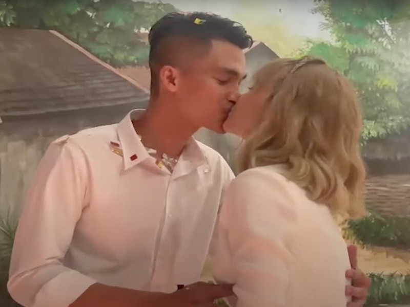 "Cảm ơn em đã đồng ý làm vợ của anh em nhé”, nam diễn viên hài nhắn nhủ người bạn đời. Ảnh: Yan