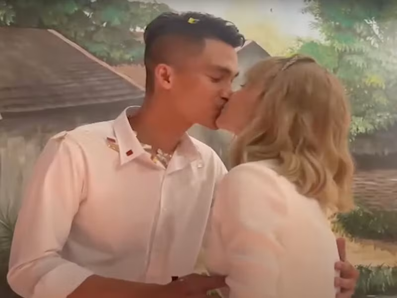 "Cảm ơn em đã đồng ý làm vợ của anh em nhé”, nam diễn viên hài nhắn nhủ người bạn đời. Ảnh: Yan