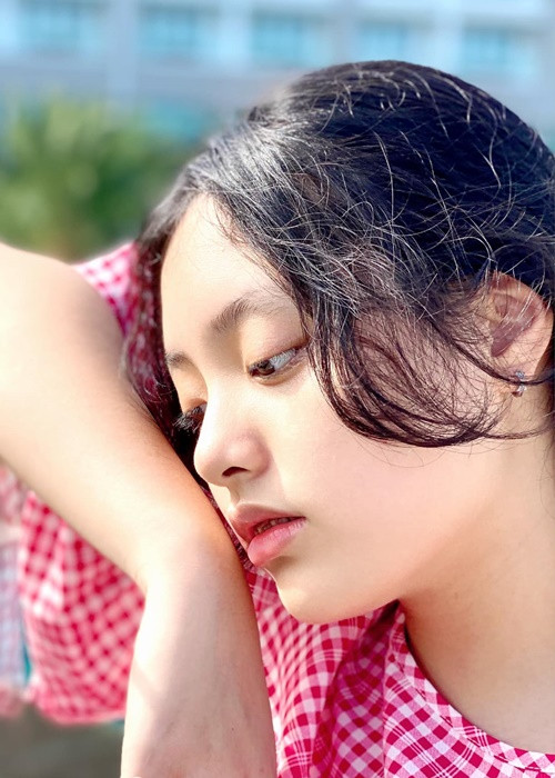 Vợ chồng Thúy Hạnh muốn để con phát triển tự nhiên, không định hướng vào làng giải trí. Ảnh: FBNV