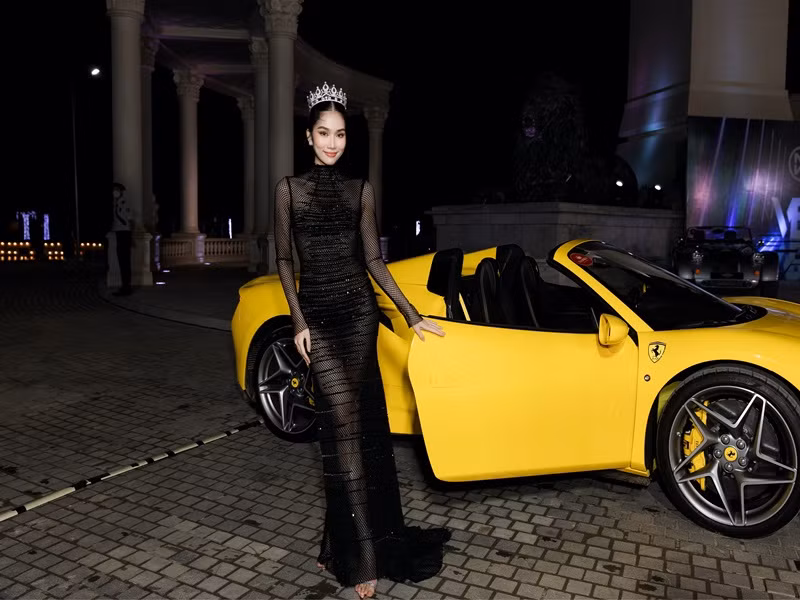 Á hậu Phương Anh gợi cảm trong bộ đầm xuyên thấu.