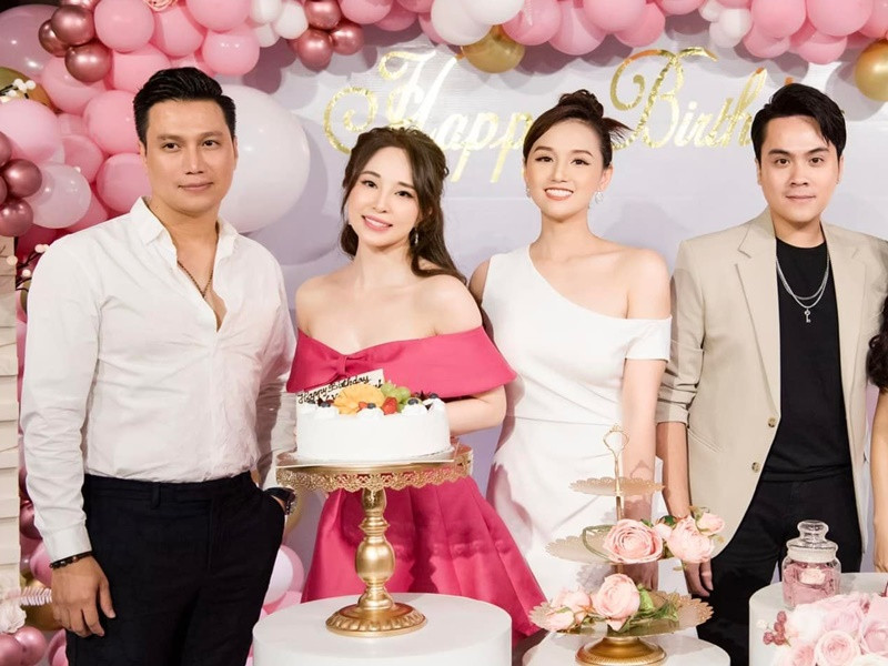 Đọ vẻ gợi cảm Quỳnh Nga - Lã Thanh Huyền đóng chung phim mới Do ve goi cam Quynh Nga - La Thanh Huyen dong chung phim moi