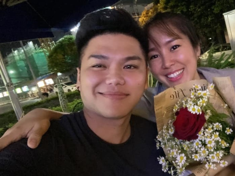 Vợ chồng Lê Phương "trốn con" đi hẹn hò vào ngày 8/3 năm nay.
