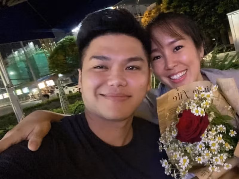 Vợ chồng Lê Phương "trốn con" đi hẹn hò vào ngày 8/3 năm nay.