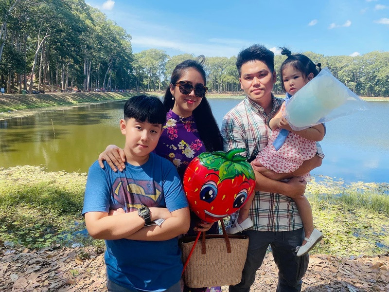 Cuộc hôn nhân thứ hai của Lê Phương đầy viên mãn khiến nhiều khán giả mừng thay cho nữ diễn viên.