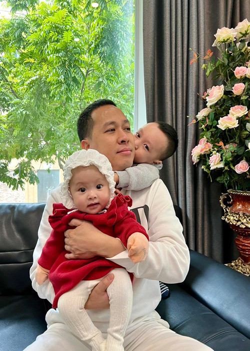 Năm 2021, nữ ca sĩ sinh con gái thứ 2.