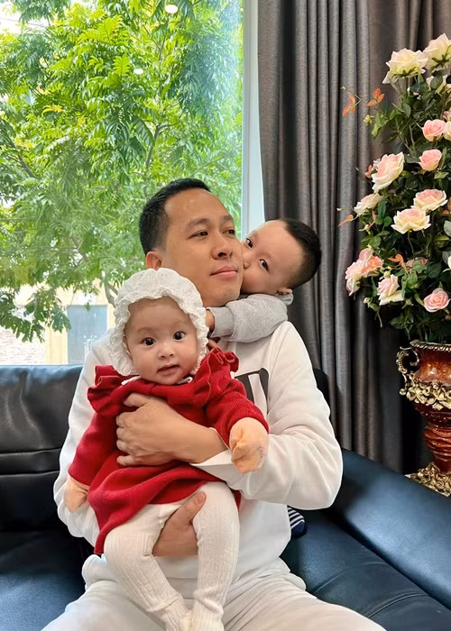 Năm 2021, nữ ca sĩ sinh con gái thứ 2.